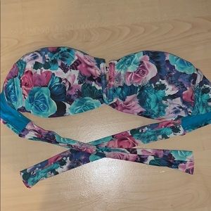 Bikini top (missing top straps)